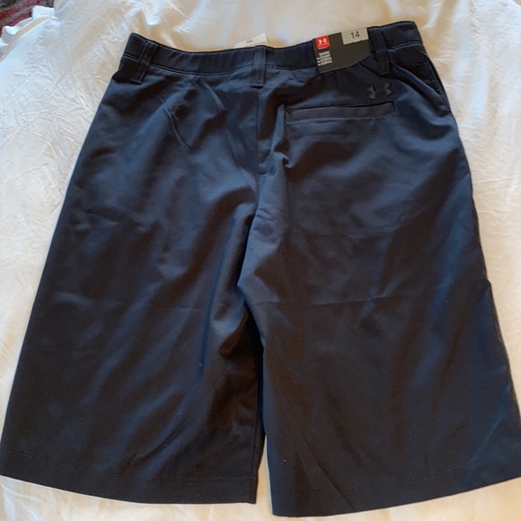 ✨Final Price NWT Under Armour Shorts Size 14 - Picture 2 of 3